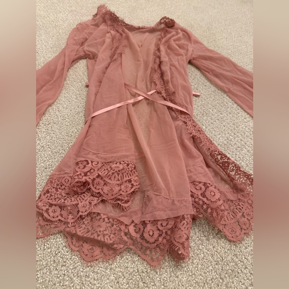 Lace lingerie robe 💗 - Picture 2 of 6